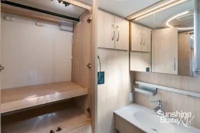 2024 Leisure Travel Unity U24MB photo 19