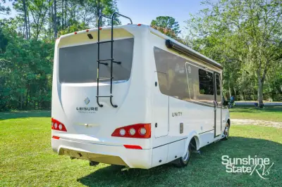 2024 Leisure Travel Unity U24MB photo 3