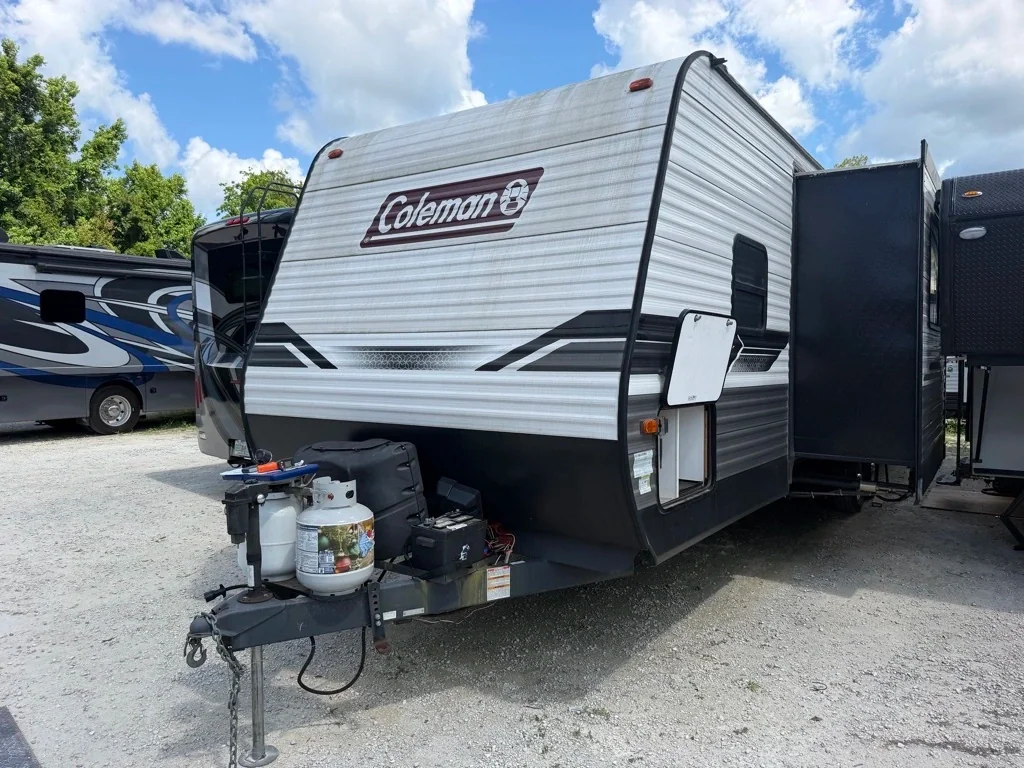 2022 Dutchmen COLEMAN 300TQ exterior