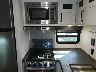 2023 Palomino PALOMINO PUMA XLE 23BHC photo 8