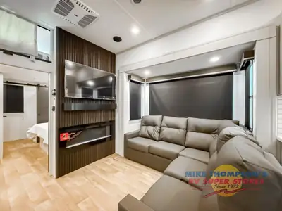 2026 Grand Design Influence photo 18