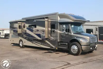 2027 Renegade Verona 40VTR photo 4