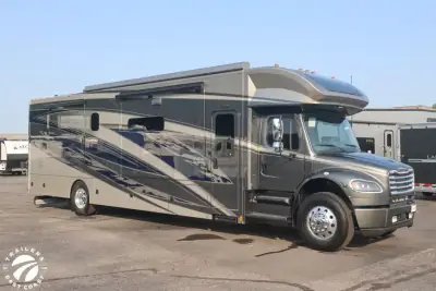 2027 Renegade Verona 40VTR