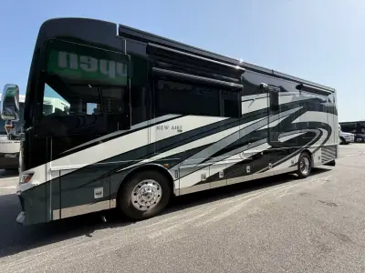2022 Newmar New Aire 3543 photo 3