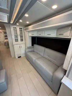 2022 Newmar New Aire 3543 photo 9