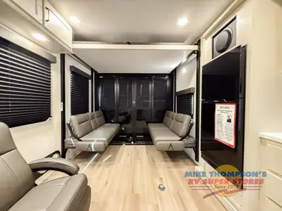 2026 Grand Design Momentum G-Class photo 10