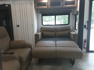 2025 Palomino PALOMINO PUMA 403LFT photo 19