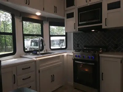 2025 Palomino PALOMINO PUMA 403LFT photo 25