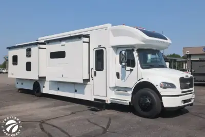 2027 Renegade Verona 40VTB photo 7