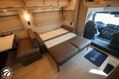 2027 Renegade Verona 40VTB photo 21