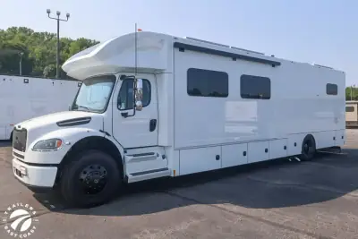 2027 Renegade Verona 40VTB photo 5