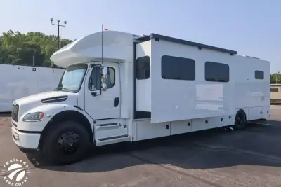 2027 Renegade Verona 40VTB photo 8