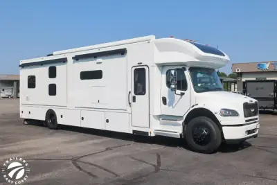 2027 Renegade Verona 40VTB