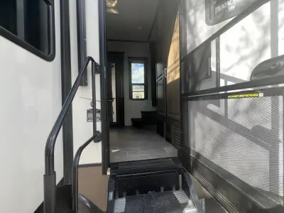 2020 Keystone MONTANA 3721RL photo 6