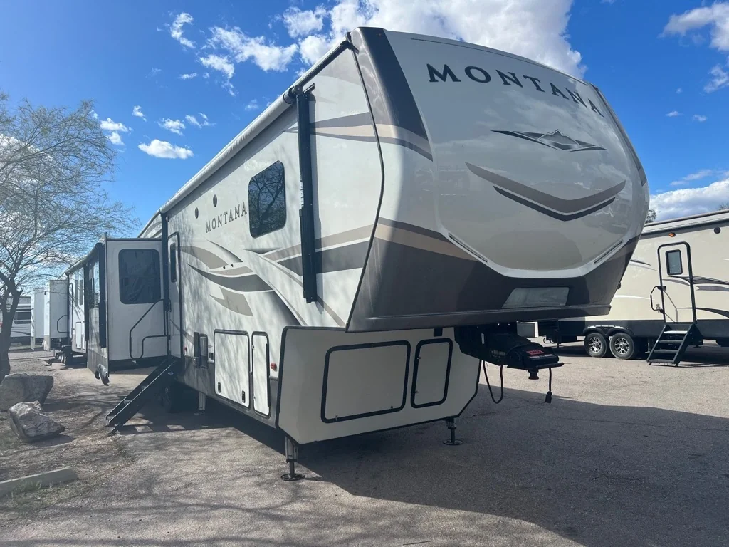 2020 Keystone MONTANA 3721RL exterior