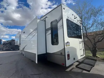 2020 Keystone MONTANA 3721RL photo 4