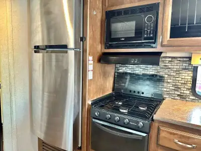 2018 Forest River Salem HEMISPHERE 26RHL photo 11
