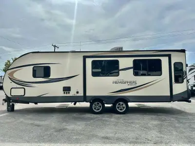 2018 Forest River Salem HEMISPHERE 26RHL photo 3