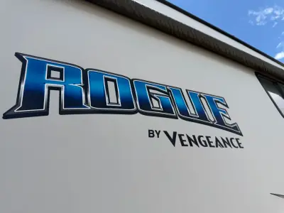 2019 Forest River VENGEANCE ROGUE 324A13 photo 4