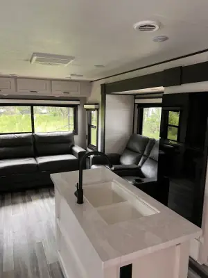 2024 Jayco JAY FLIGHT 340RLK photo 3