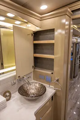 2017 Newmar King Aire 4584 photo 63