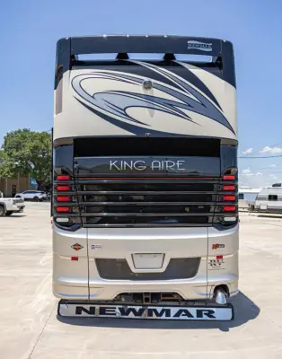 2017 Newmar King Aire 4584 photo 7