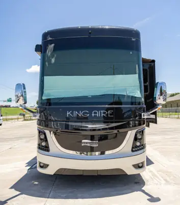 2017 Newmar King Aire 4584 photo 3
