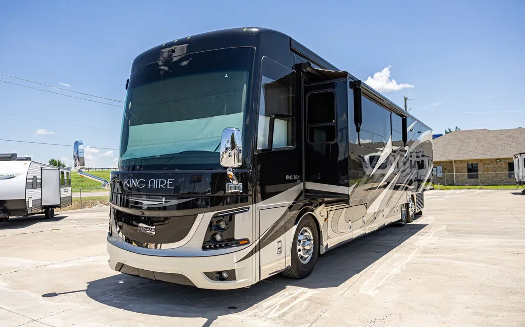 2017 Newmar King Aire 4584 exterior