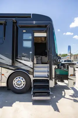 2017 Newmar King Aire 4584 photo 28