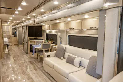 2017 Newmar King Aire 4584 photo 40