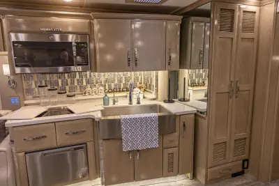 2017 Newmar King Aire 4584 photo 47