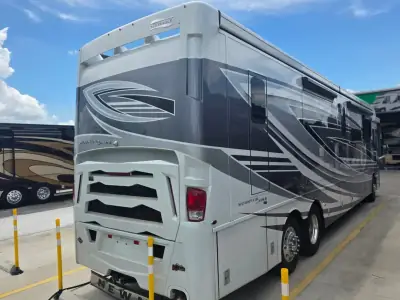 2023 Newmar Mountain Aire 4551 photo 6