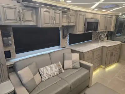 2023 Newmar Mountain Aire 4551 photo 15