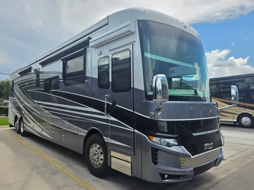 2023 Newmar Mountain Aire 4551 exterior