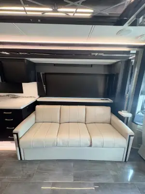 2025 Tiffin Motorhomes Zephyr 45 PZ photo 19