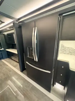 2025 Tiffin Motorhomes Zephyr 45 PZ photo 23