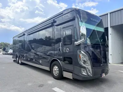 2025 Tiffin Motorhomes Zephyr 45 PZ