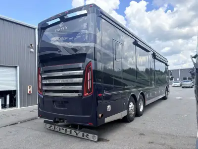 2025 Tiffin Motorhomes Zephyr 45 PZ photo 6