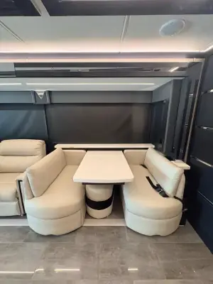 2025 Tiffin Motorhomes Zephyr 45 PZ photo 22