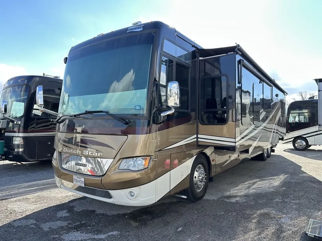 2015 Newmar Dutch Star 4369 exterior