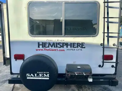 2018 Forest River SALEM HEMISPHERE 29RLSHL photo 6
