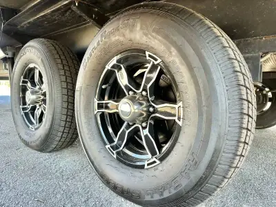2022 Cherokee ARCTIC WOLF 3770 SUITE photo 8