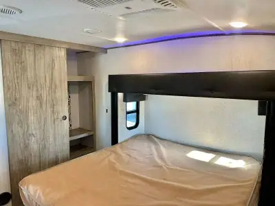 2022 Cherokee ARCTIC WOLF 3770 SUITE photo 13