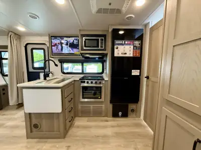 2025 Forest River Rockwood Mini Lite 2214S photo 27