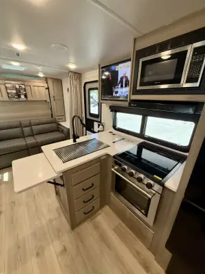 2025 Forest River Rockwood Mini Lite 2214S photo 30