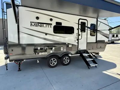 2025 Forest River Rockwood Mini Lite 2214S photo 5