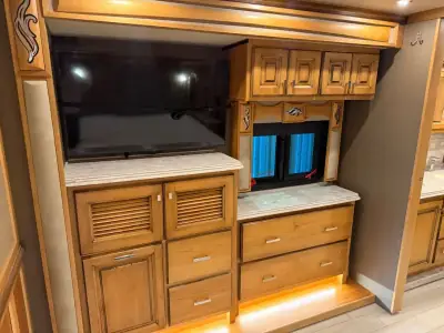 2019 Tiffin Motorhomes Phaeton 40 IH photo 26