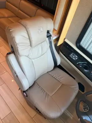 2019 Tiffin Motorhomes Phaeton 40 IH photo 42