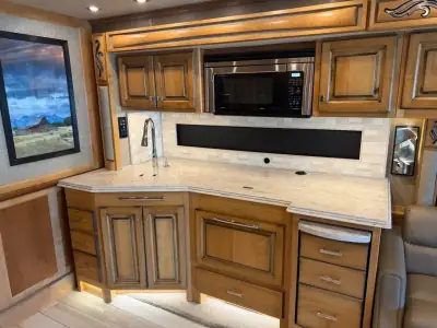 2019 Tiffin Motorhomes Phaeton 40 IH photo 17