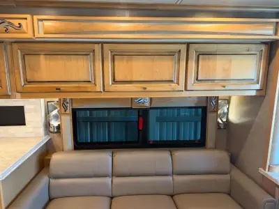 2019 Tiffin Motorhomes Phaeton 40 IH photo 16